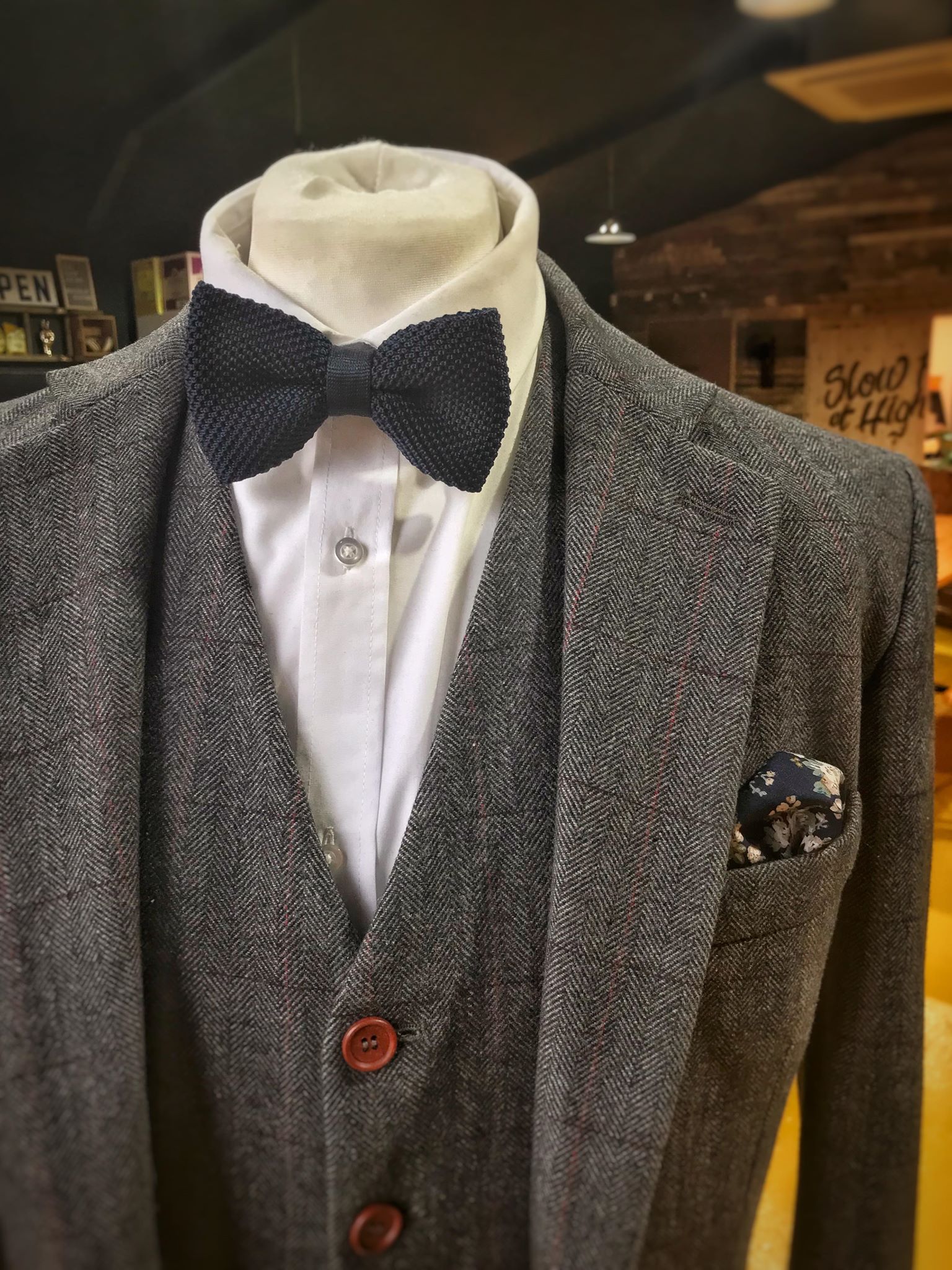 Can a Bow Tie Be Worn with a Normal Suit? | OTAA