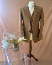 Load image into Gallery viewer, Desert Tan Linen Waistcoat
