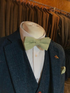 Pale Green Wool Bow Tie