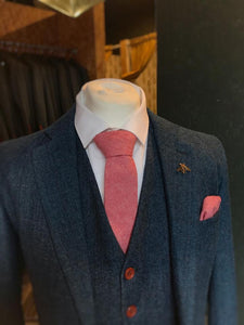 Raspberry Wool Tie