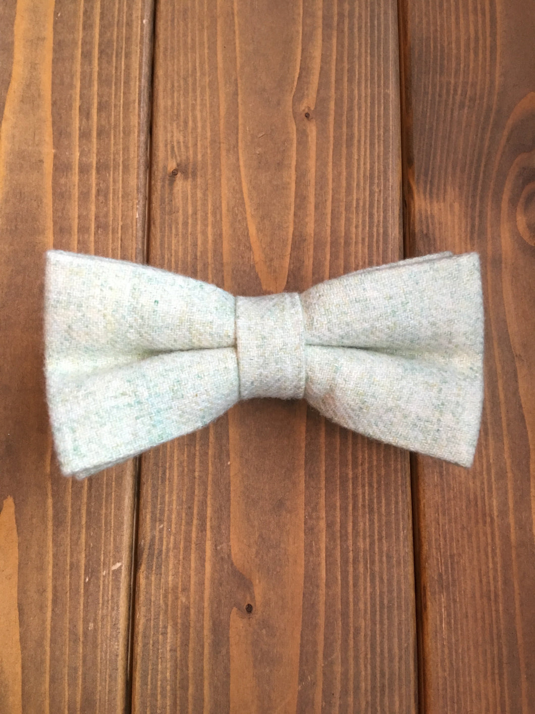 Pale Green Wool Bow Tie